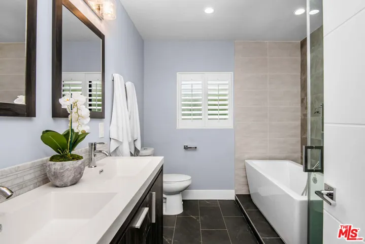 11860 Tiara Street, Valley Village, California 91607