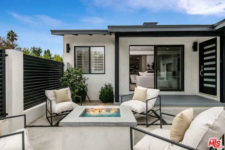 11860 Tiara Street, Valley Village, California 91607