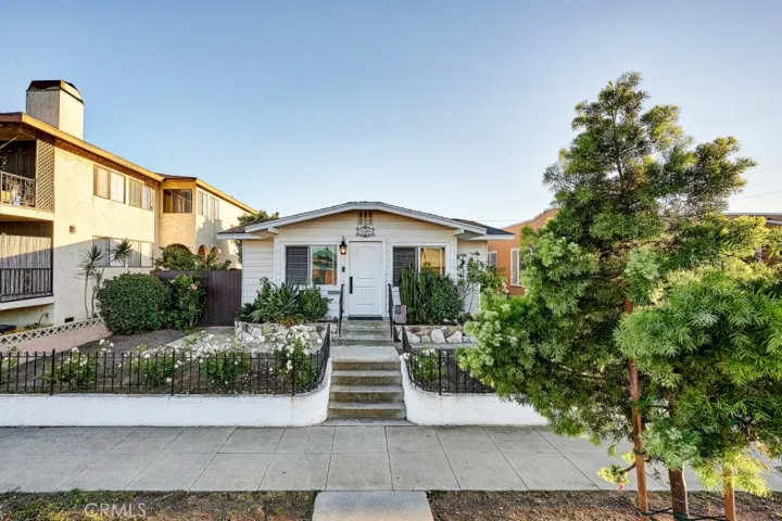 1085 W 23rd Street, San Pedro, California 90731
