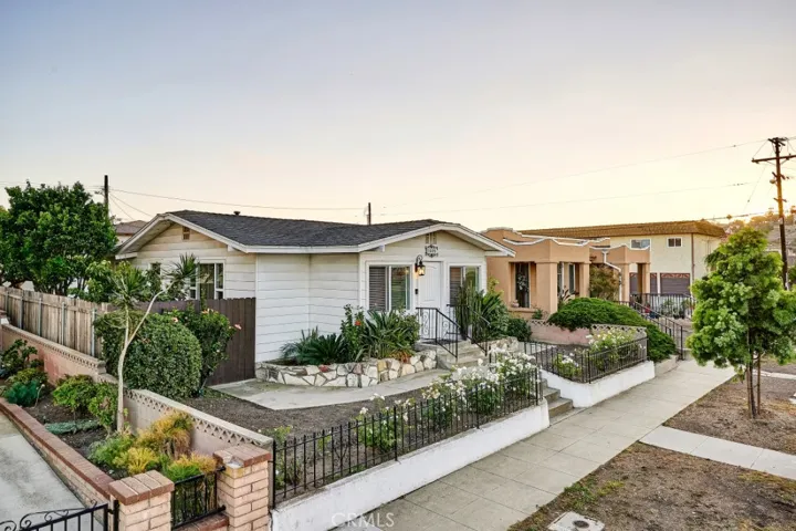 1085 W 23rd Street, San Pedro, California 90731