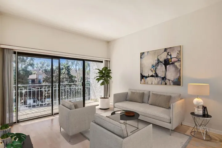 8328 Regents 2j, San Diego, California 92122