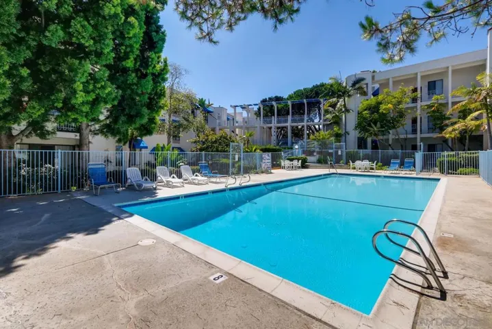 8328 Regents 2j, San Diego, California 92122
