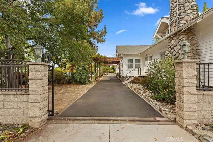 2373 N Indian Hill Boulevard, Claremont, California 91711
