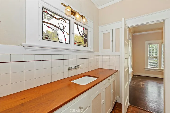 2373 N Indian Hill Boulevard, Claremont, California 91711
