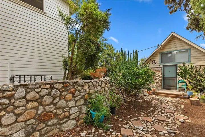 2373 N Indian Hill Boulevard, Claremont, California 91711