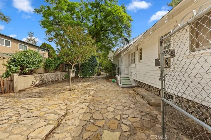 2373 N Indian Hill Boulevard, Claremont, California 91711