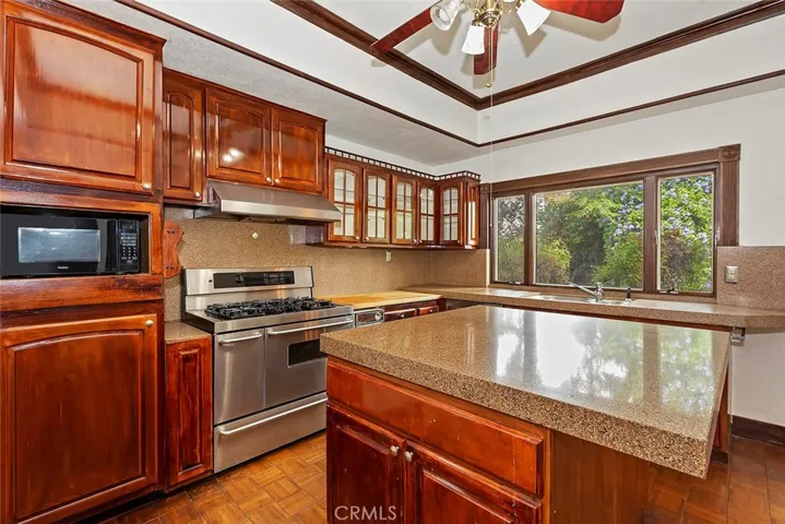 2373 N Indian Hill Boulevard, Claremont, California 91711