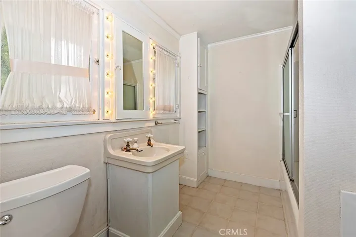 2373 N Indian Hill Boulevard, Claremont, California 91711
