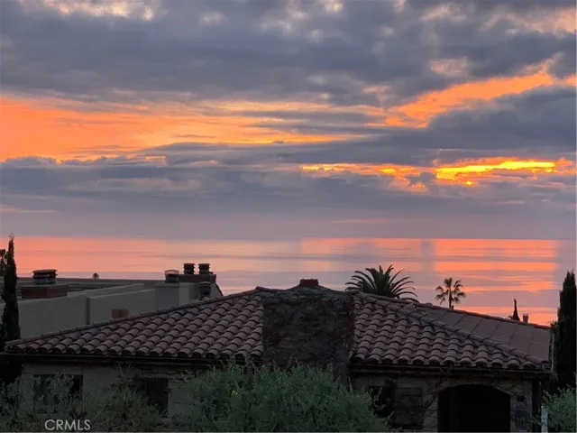 455 Hilledge Drive, Laguna Beach, California 92651