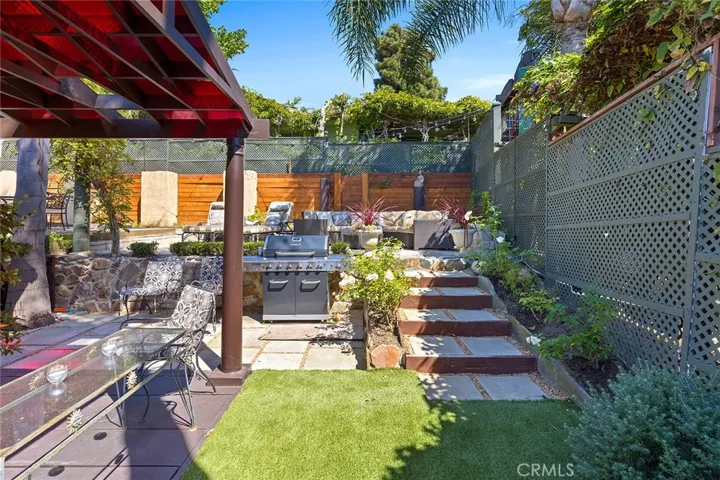 455 Hilledge Drive, Laguna Beach, California 92651