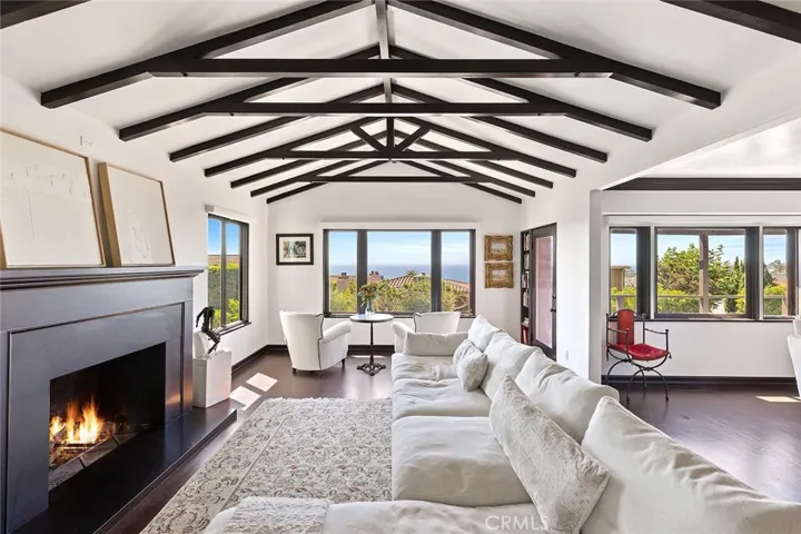 455 Hilledge Drive, Laguna Beach, California 92651