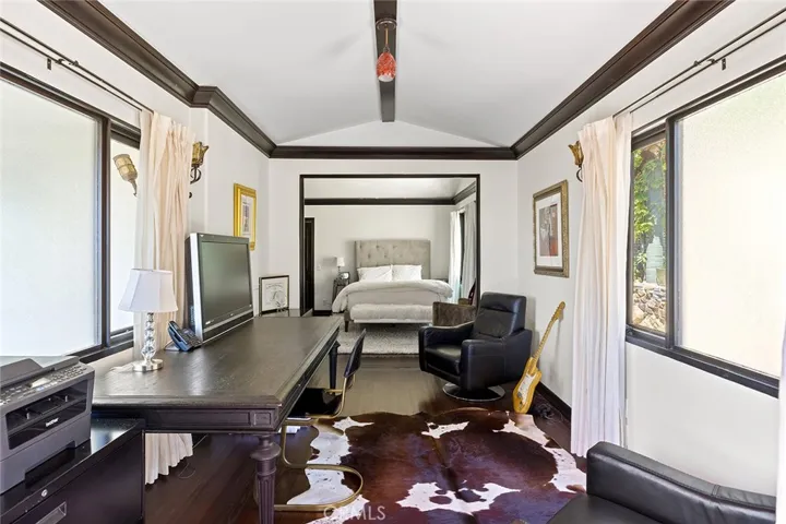 455 Hilledge Drive, Laguna Beach, California 92651