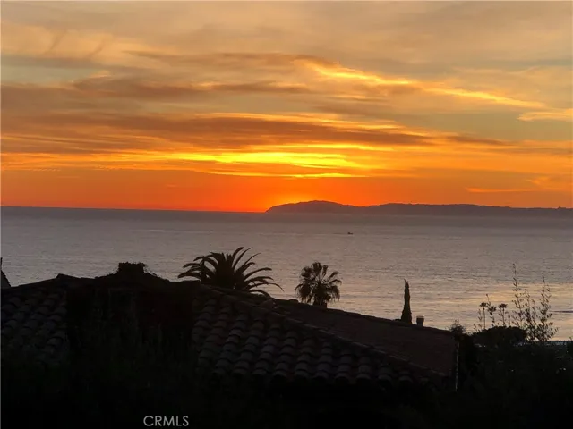 455 Hilledge Drive, Laguna Beach, California 92651