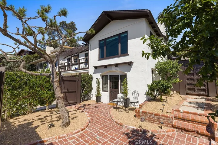 455 Hilledge Drive, Laguna Beach, California 92651