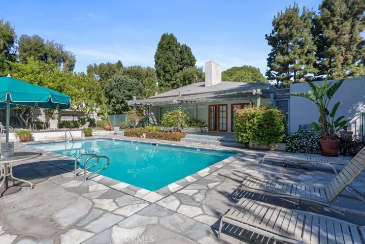 20134 Leadwell Street 108, Winnetka, California 91306