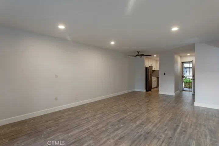 20134 Leadwell Street 108, Winnetka, California 91306