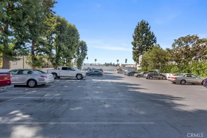 20134 Leadwell Street 108, Winnetka, California 91306