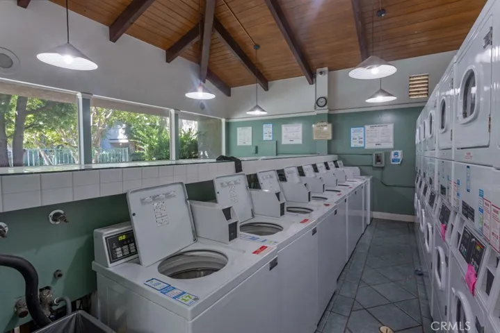 20134 Leadwell Street 108, Winnetka, California 91306