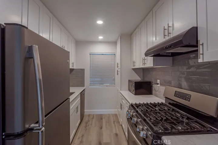 20134 Leadwell Street 108, Winnetka, California 91306