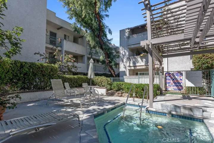 20134 Leadwell Street 108, Winnetka, California 91306
