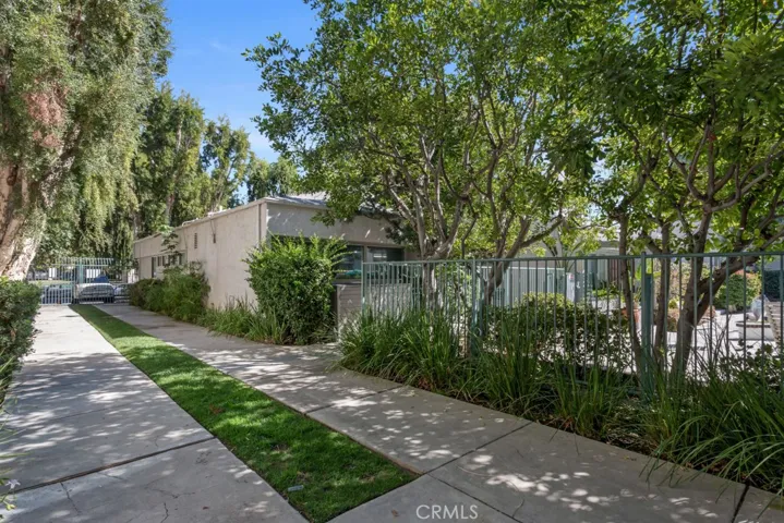 20134 Leadwell Street 108, Winnetka, California 91306