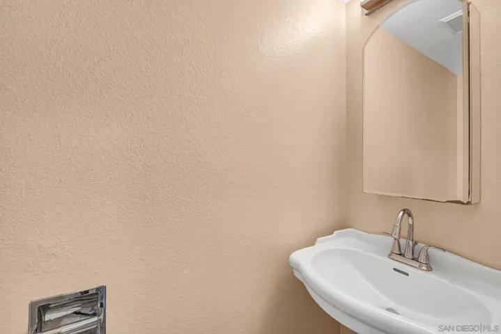 2985 Lexington Cir, Carlsbad, California 92010