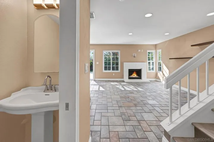 2985 Lexington Cir, Carlsbad, California 92010