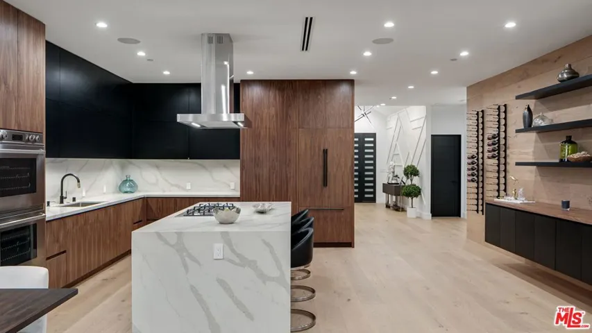5709 Burnet Avenue, Sherman Oaks, California 91411