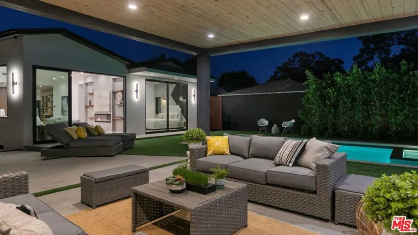5709 Burnet Avenue, Sherman Oaks, California 91411