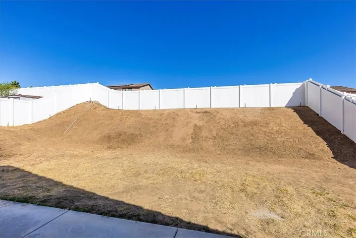 696 Victorian Hill Drive, Perris, California 92570