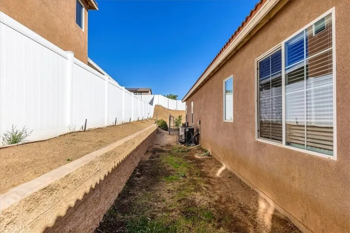 696 Victorian Hill Drive, Perris, California 92570