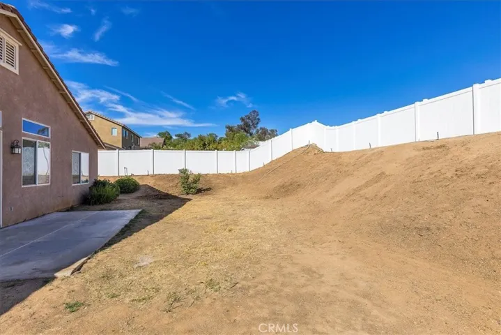 696 Victorian Hill Drive, Perris, California 92570