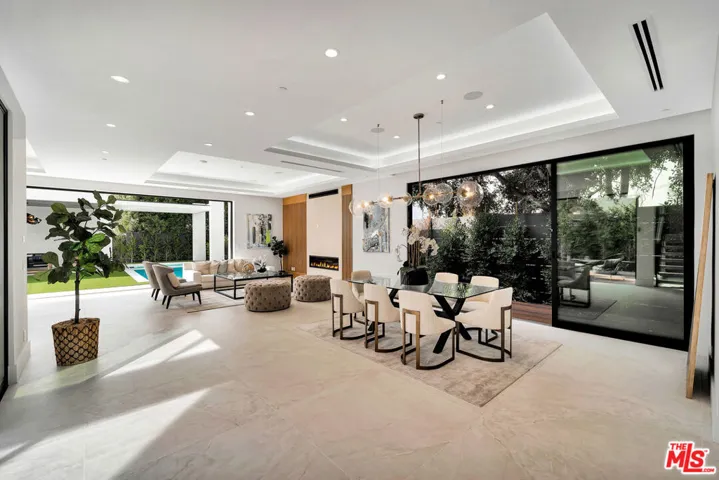 519 N Laurel Avenue, Los Angeles, California 90048