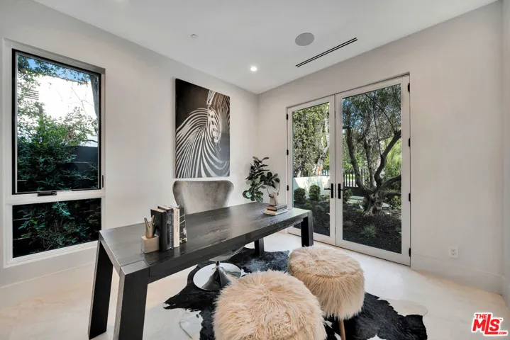 519 N Laurel Avenue, Los Angeles, California 90048