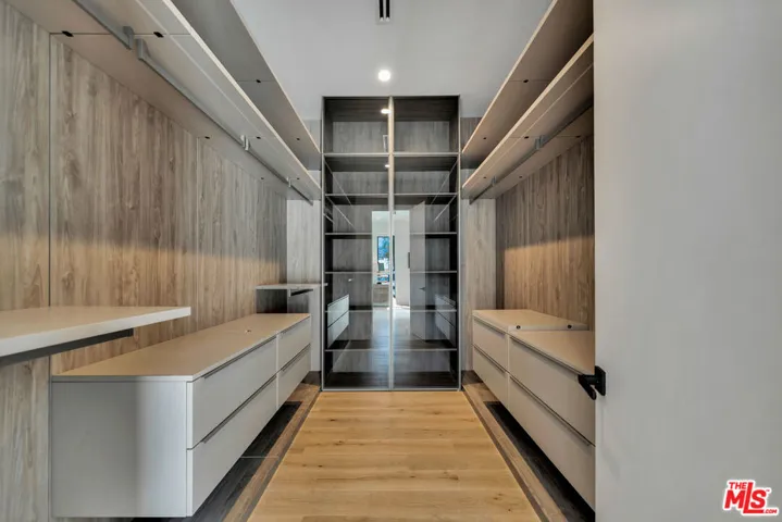 519 N Laurel Avenue, Los Angeles, California 90048