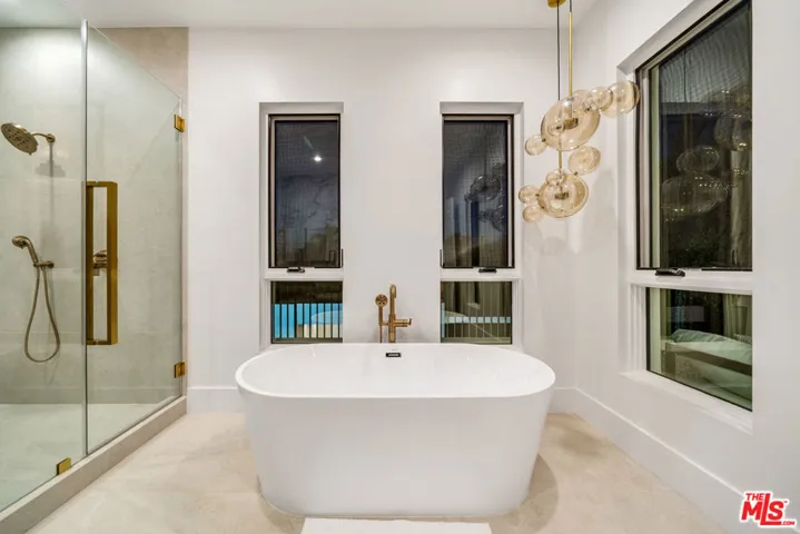 519 N Laurel Avenue, Los Angeles, California 90048