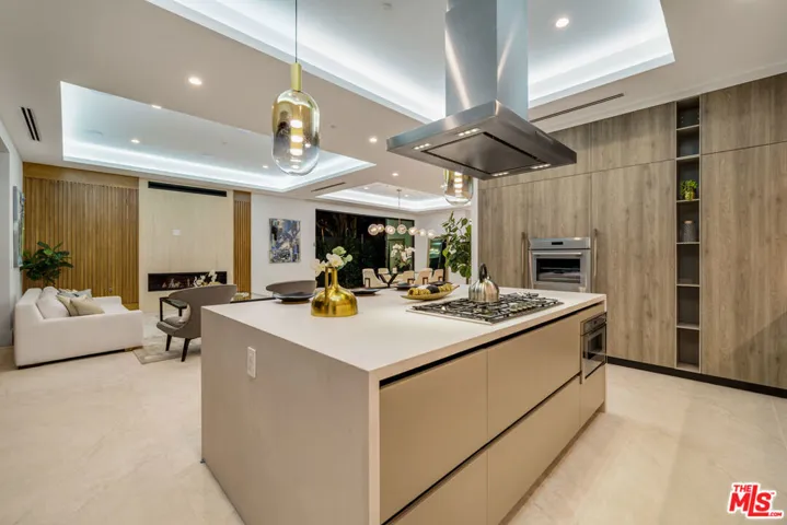 519 N Laurel Avenue, Los Angeles, California 90048