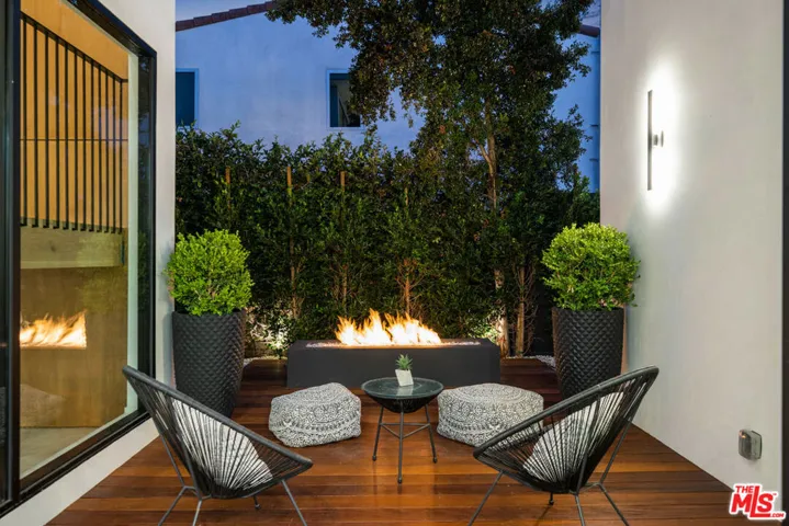519 N Laurel Avenue, Los Angeles, California 90048