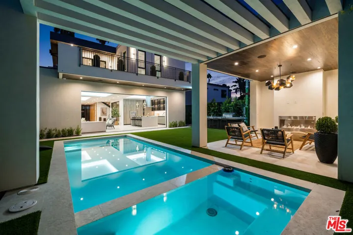 519 N Laurel Avenue, Los Angeles, California 90048