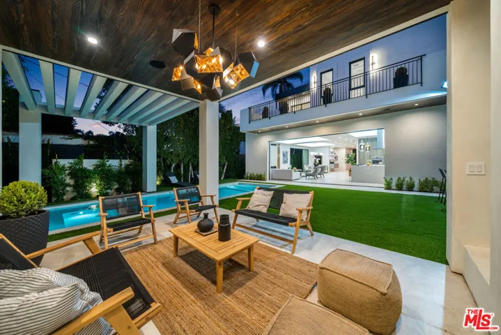 519 N Laurel Avenue, Los Angeles, California 90048