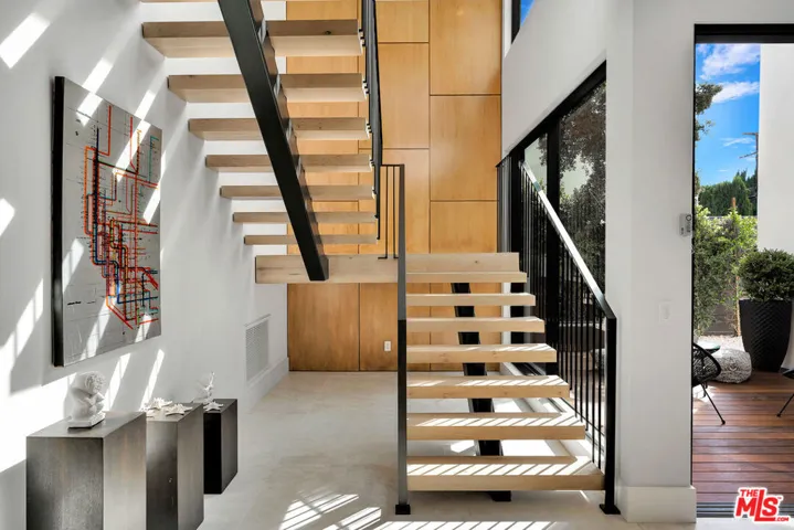 519 N Laurel Avenue, Los Angeles, California 90048