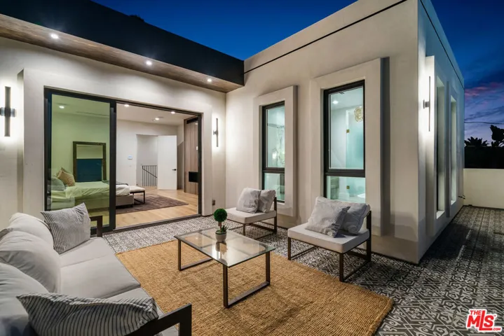 519 N Laurel Avenue, Los Angeles, California 90048