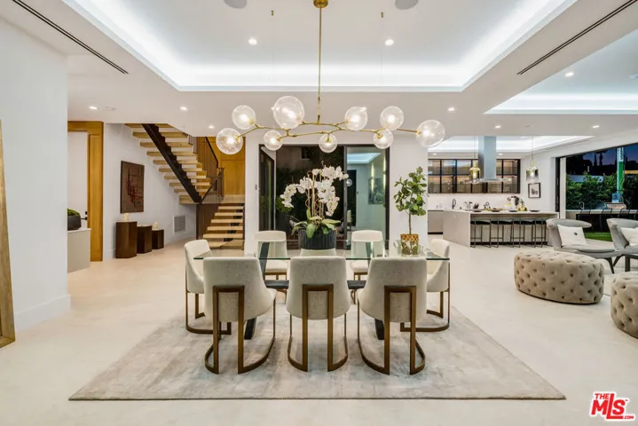 519 N Laurel Avenue, Los Angeles, California 90048