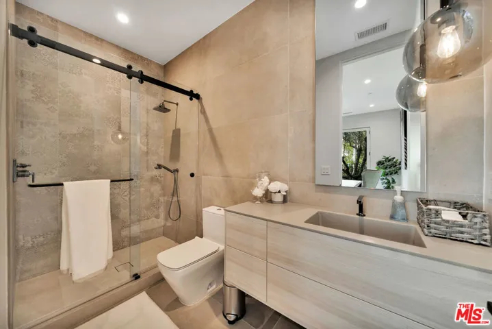 519 N Laurel Avenue, Los Angeles, California 90048