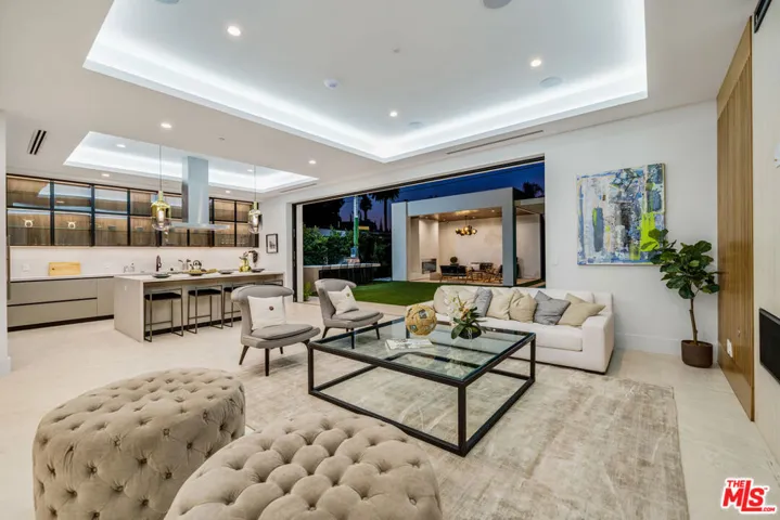 519 N Laurel Avenue, Los Angeles, California 90048