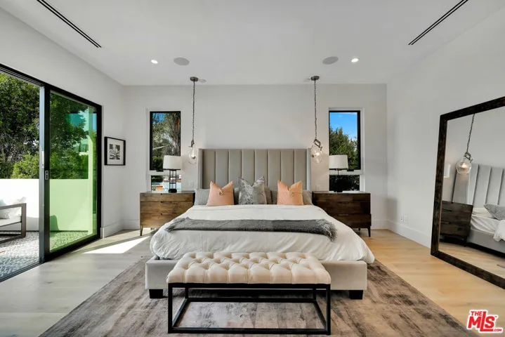 519 N Laurel Avenue, Los Angeles, California 90048