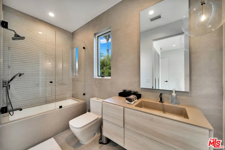 519 N Laurel Avenue, Los Angeles, California 90048