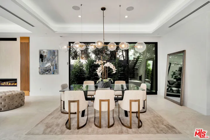 519 N Laurel Avenue, Los Angeles, California 90048