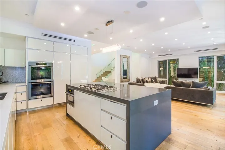 14818 Huston Street, Sherman Oaks, California 91403