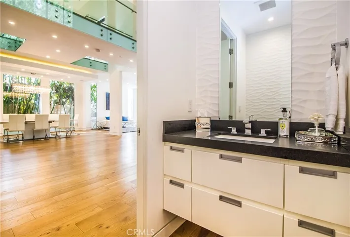14818 Huston Street, Sherman Oaks, California 91403